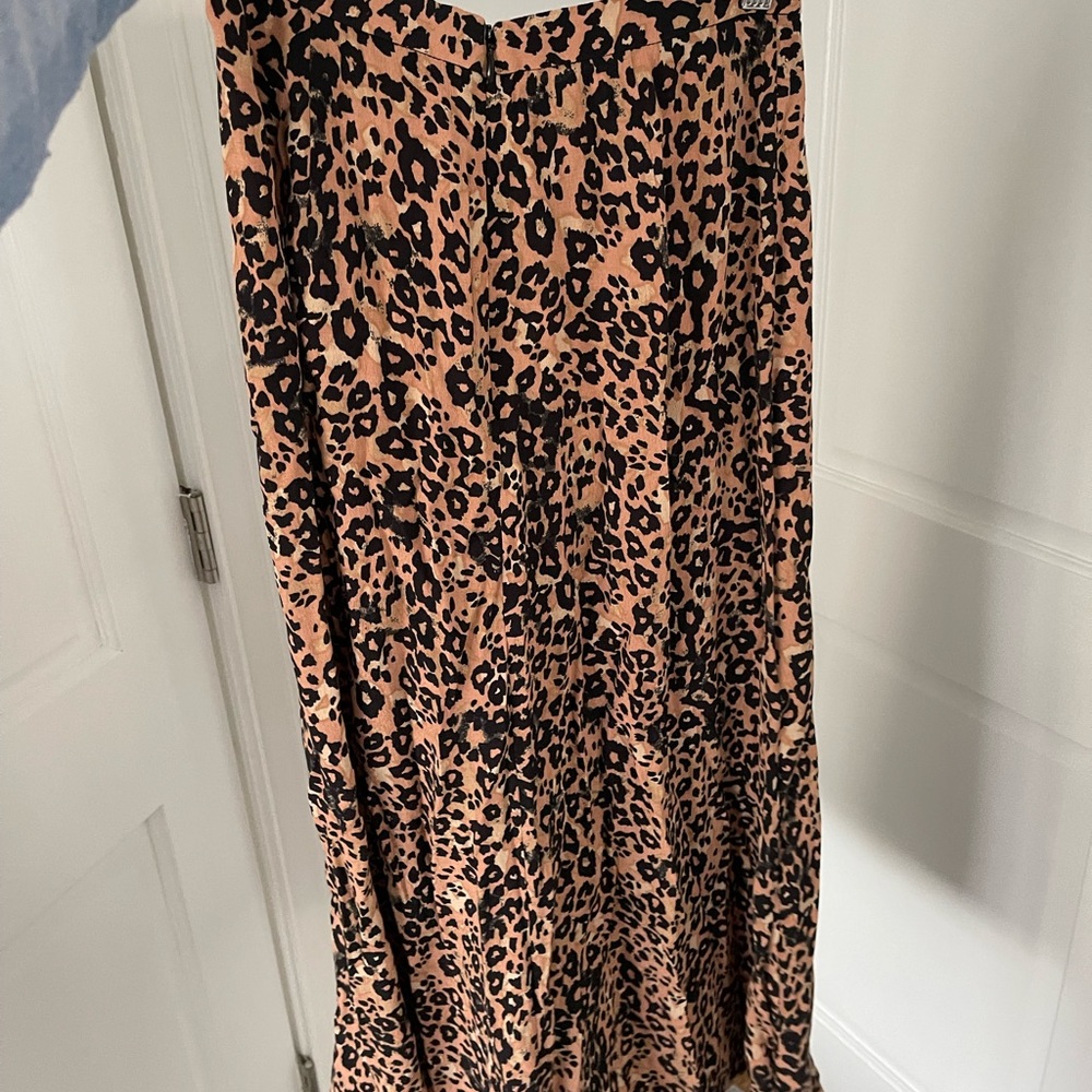 Wilfred aritzia leopard skirt